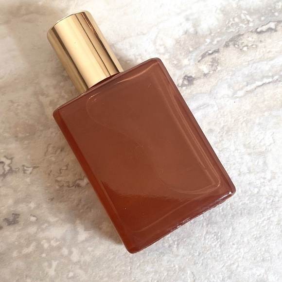 Sand + Fog Vanilla Musk Oil Rollerball Madagascar Vanilla 15ml New - Picture 2 of 2